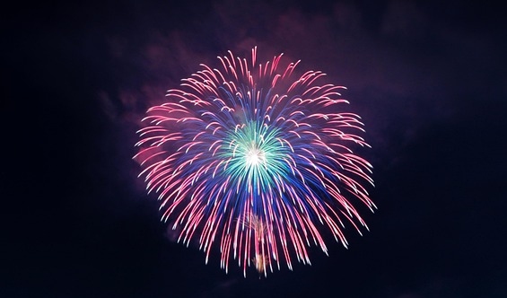 fireworks-9325382_640.jpg