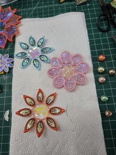 BFC2186 Free Standing Crystal Flowers