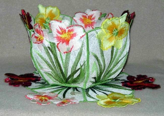 BFC0280 Lace Bowl and Doily-Day Lilies