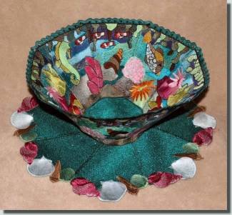 BFC0340 Lace Bowl & Doily  Coral Reef