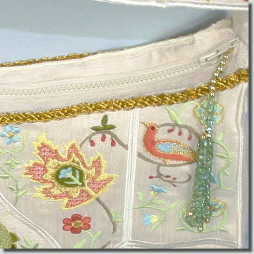 BFC0711 QIH Floral Brocade Handbag