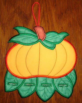 CCQ0215 - Pumpkin Fun Towel Topper and Ornament