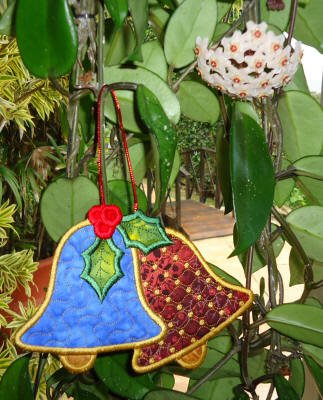 CCQ0388 - Classic Bells Towel Topper Ornament